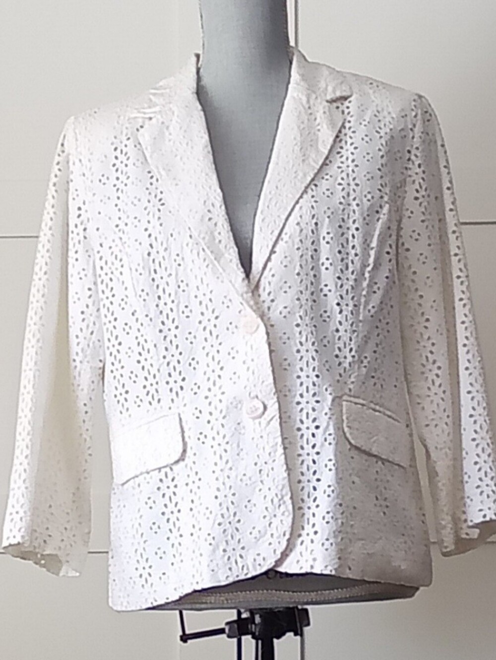 Women’s White Eyelet Blazer Jacket